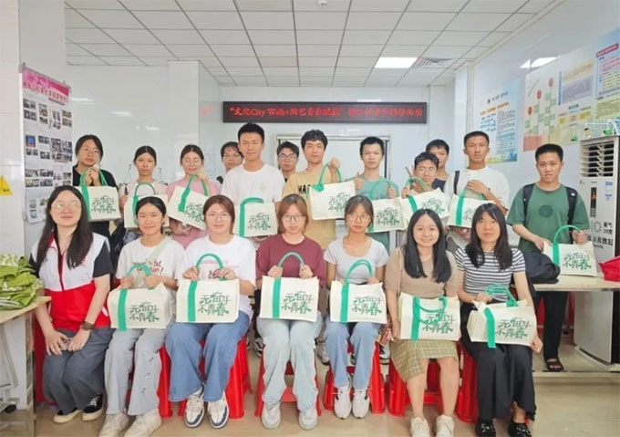 佛山大學(xué)數(shù)學(xué)學(xué)院與海口村組織開展“探尋文脈・青春鑄魂”主題團(tuán)日活動