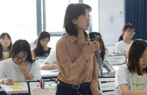 高一新生代表發(fā)言稿