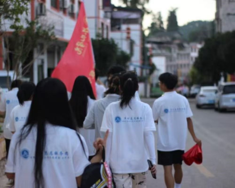 _(ti)hһ(zhn)l(xing)dƪ¡һ ഺ֮l(xing)֮sѻW(xu)Ժ(hu)(sh)`(dng)