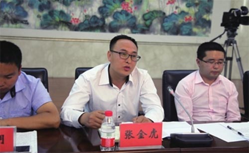 當青春邂逅泥土大學生村官向下扎根向上開花