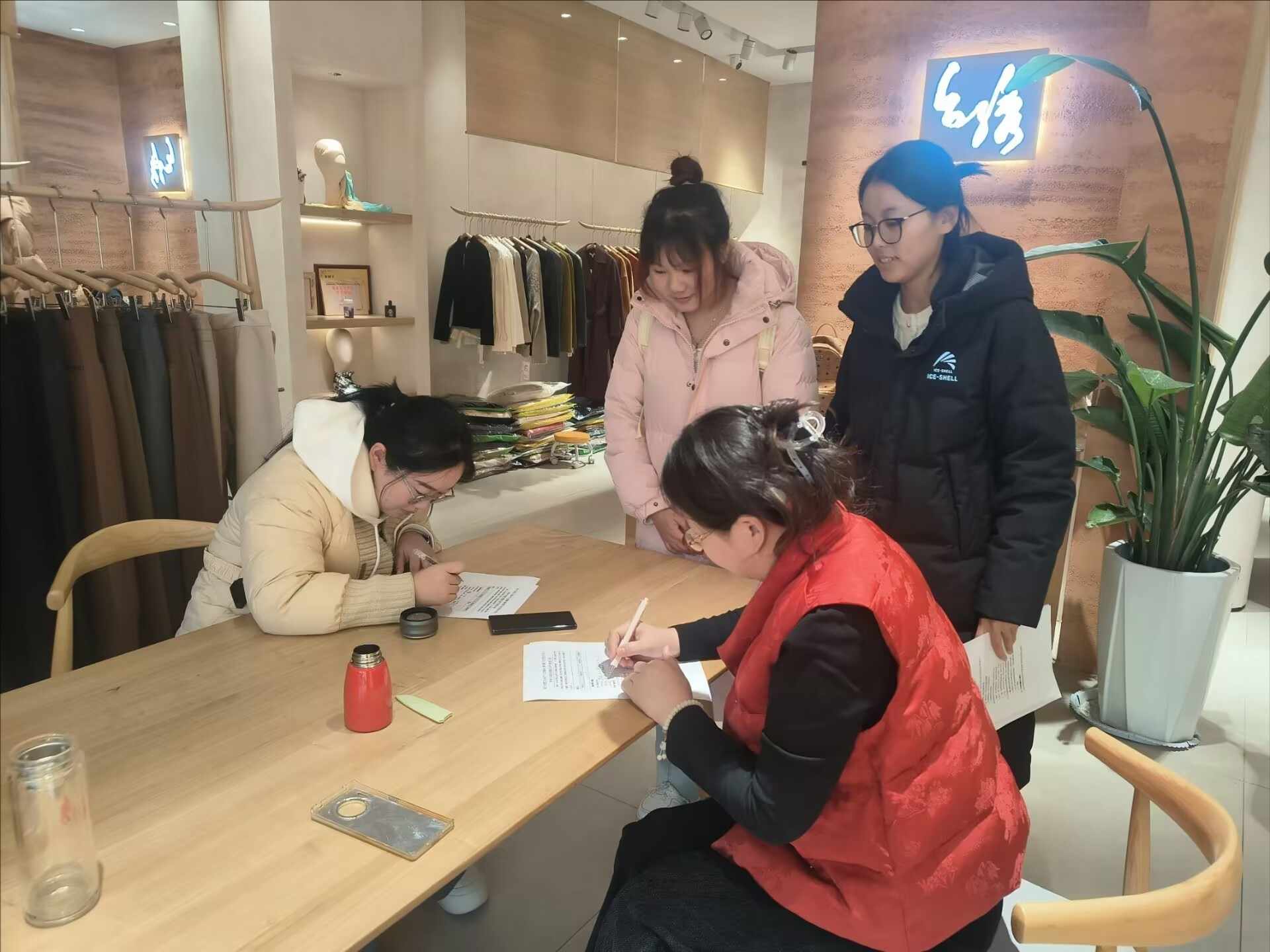 ̽cУïǻˇg(sh)ĬF(xin)(sh)`cl(f)չ·