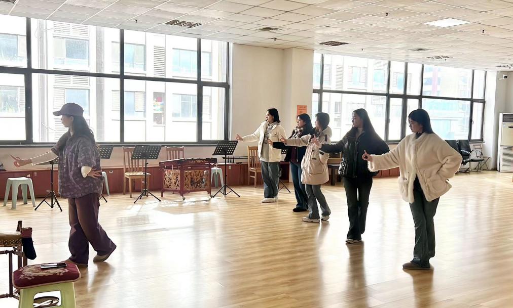 曲園學(xué)子繼柳腔之脈,續(xù)承非遺