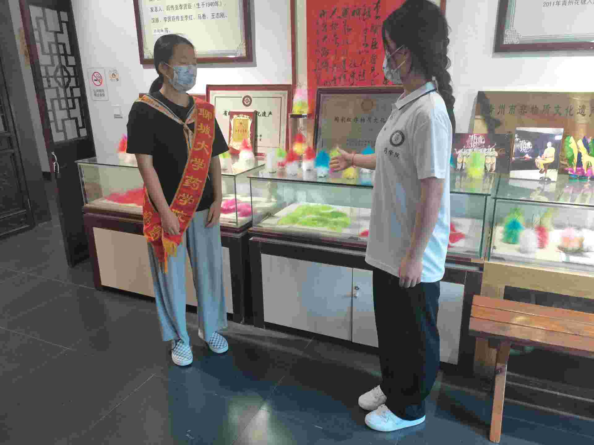 堅定跟黨走,奮斗我先行