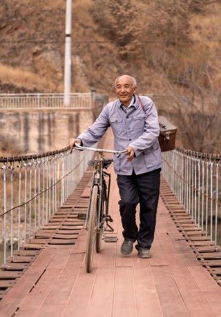 OZԘ׌ͨϻ̹;Ll(xing)dƪ