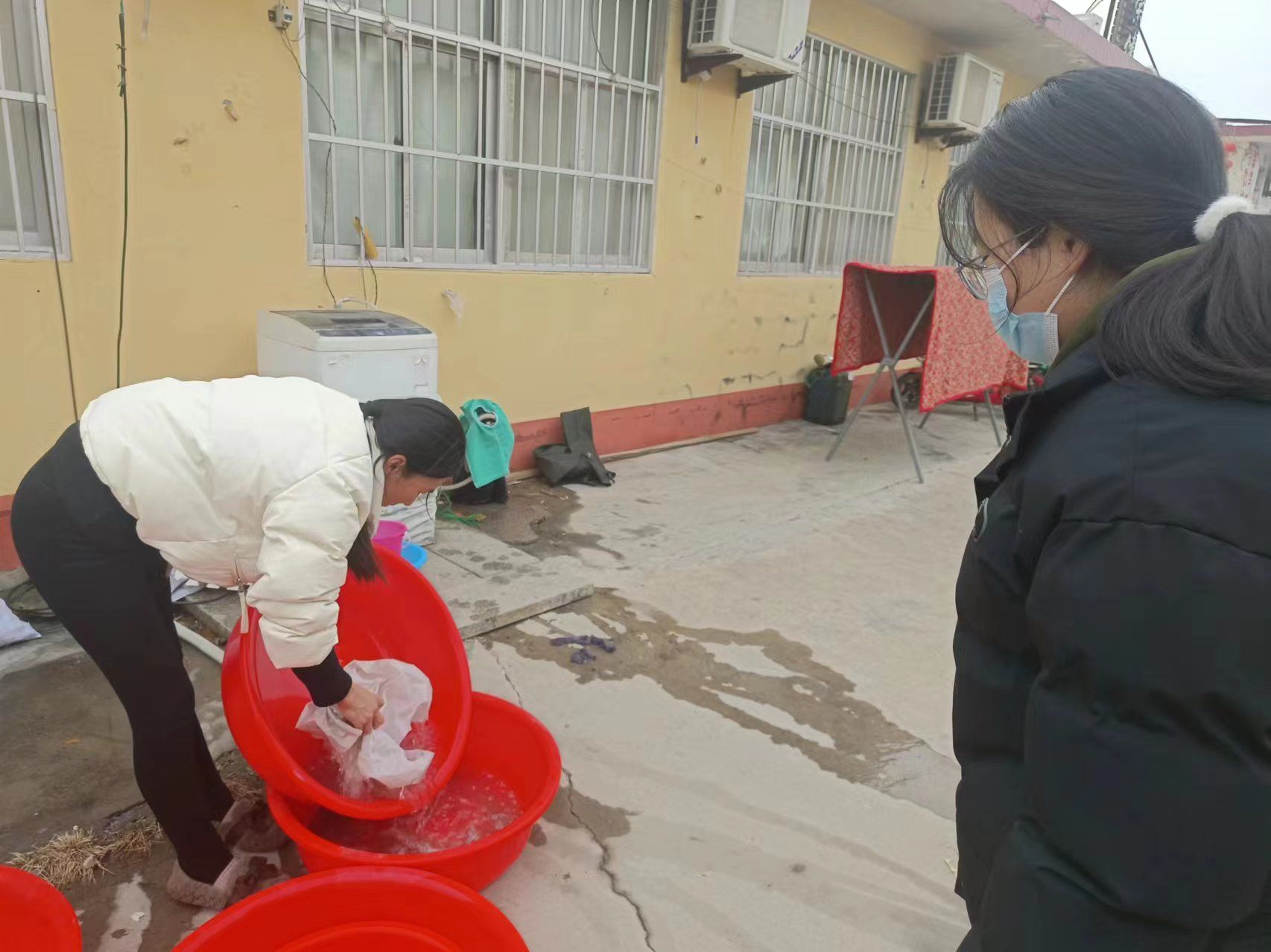 cΌW(xu)Ժ: IOÅf(xi){(dio)l(f)չl(xing)dyͬ