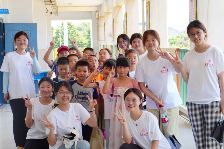 外國語學院2025年 暑期“三下鄉”社會實踐活動系列報道(三) ——“合語筑夢”鄉村