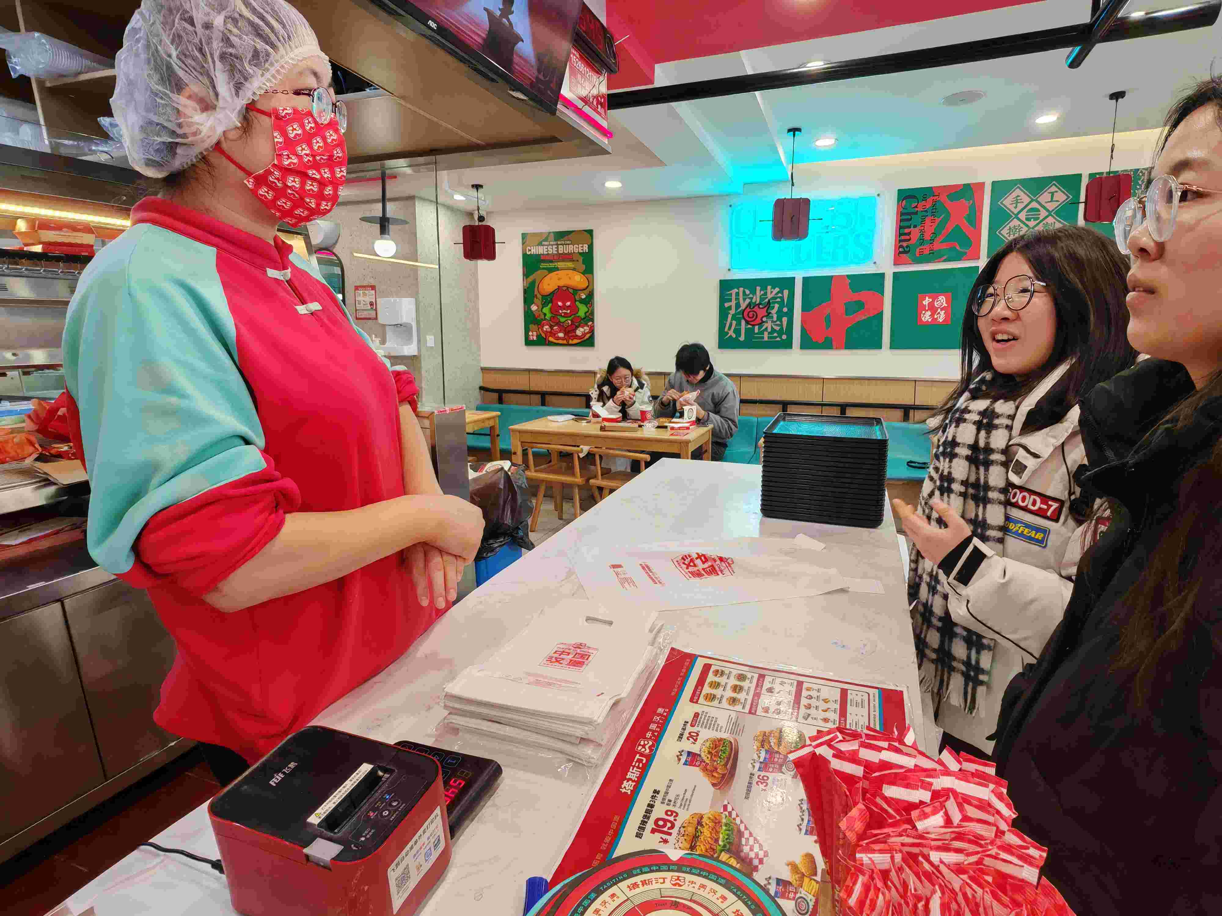 海洋學院“清塑餐研”先鋒隊成員赴威海開展可降解餐具調研