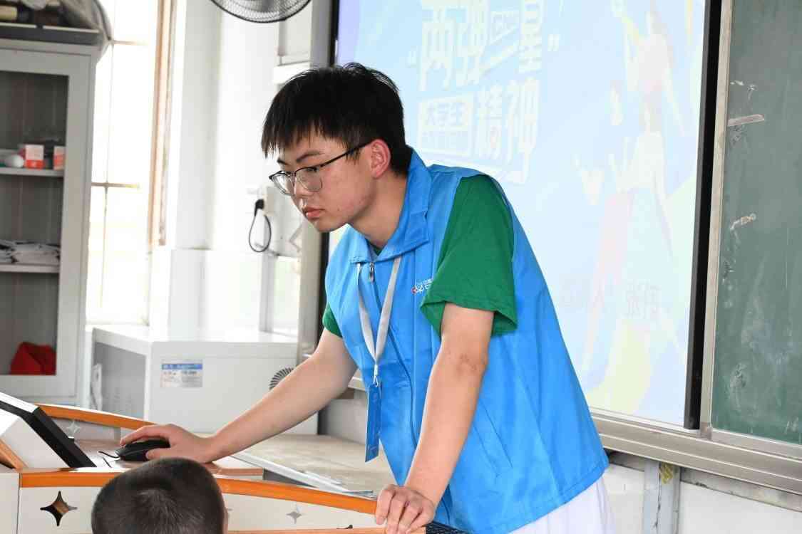 ՎWČWԺˡδW־ԸvFRСW_չڵڶv