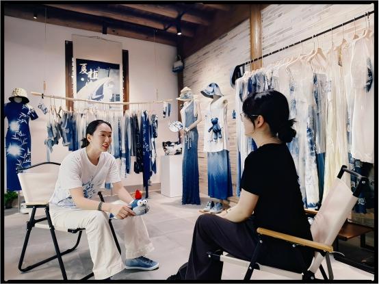 ľȾz`ԺlŮlչ{ꠡǰͯ