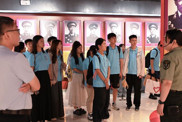 ӺWl׷tɫEsmʮs⡪F_չtɫcld}